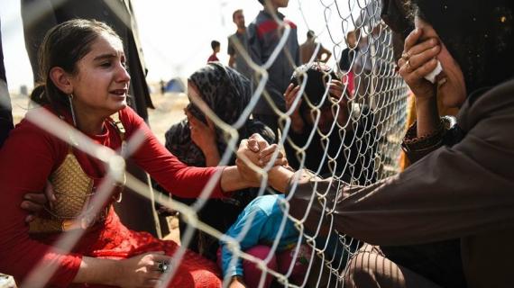 النازحون من الموصل.. فرقتهم الحرب وتجمعهم مأساة النزوح