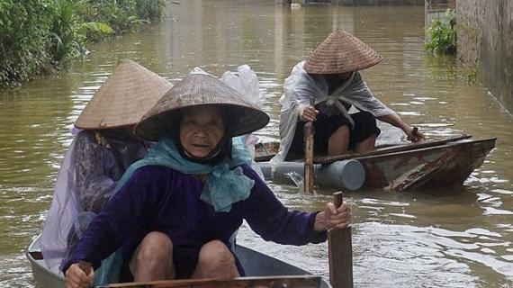 ارتفاع عدد ضحايا فياضانات فيتنام مؤخرا إلى 72 قتيلا