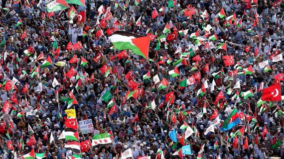 الآلاف يتظاهرون في إسطنبول تضامنا مع المسجد الأقصى