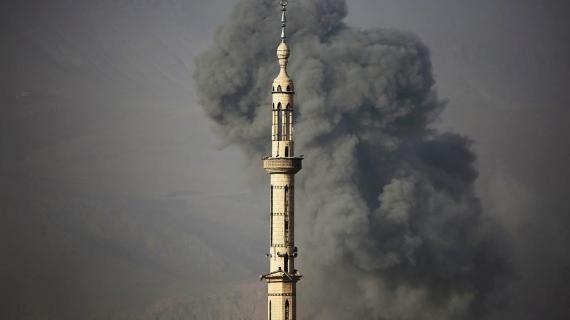 تواصل الغارات الجوية على بلدات الغوطة الشرقية والضحايا بالعشرات