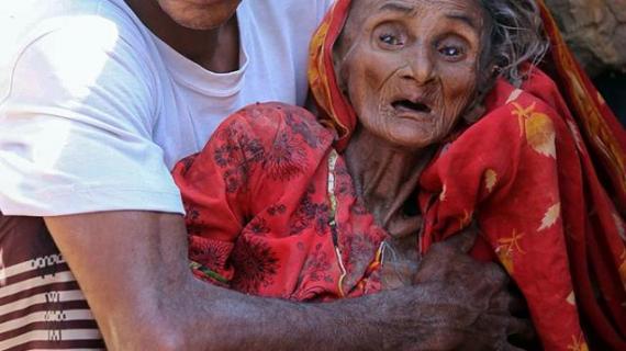 معاناة النازحين اليمنيين في مخيم جنوب مدينة #تعز