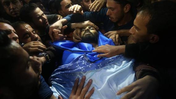 جثمان الزميل الصحفي الشهيد أحمد أبو حسين يصل إلى غزة