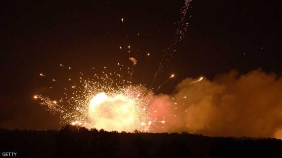 صور انفجار كبير في مستودع ذخيرة وسط أوكرانيا