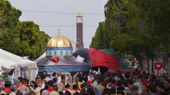 فعاليات ذكرى يوم الأرض في شارع الحبيب بورقيبة بالعاصمة التونسية بمشاركة عدّة جمعيات تضامنية