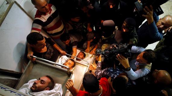7 شهداء و 12 إصابة إثر قصف الاحتلال لنفق للمقاومة على حدود غزة