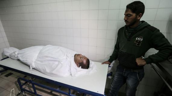 استشهاد شاب متأثر بجراحه خلال مشاركته بمسيرة العودة في خانيونس