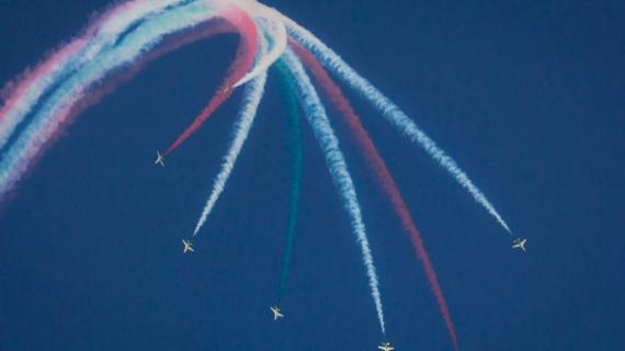 صور من عرض الصقور الجوية السعودية في منطقة الجوف