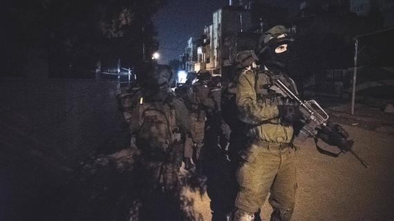 عمليات الاقتحام الليلة في الضفة الغربية والتي تخللها اعتقال 21 مواطنًا فلسطينيًا