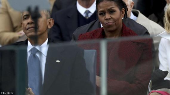 صور تظهر ملامح زوجة باراك أوباما التي يوصفت "بالامتعاض" خىل تنصيب ترامب