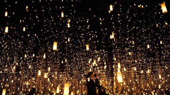 معرض"إنفينيتي مرايا" في متحف هيرشهورن،  في العاصمة الأمريكية واشنطن