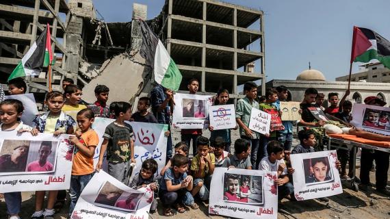 فعالية مسيرة الأطفال استنكاراً لاستهداف الاحتلال للأطفال بمبنى الكتيبة