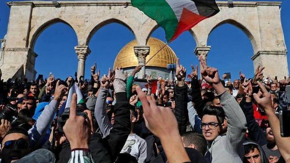 في أول جمعة بعد قرار ترامب .. 27 ألف مصلي في المسجد الأقصى