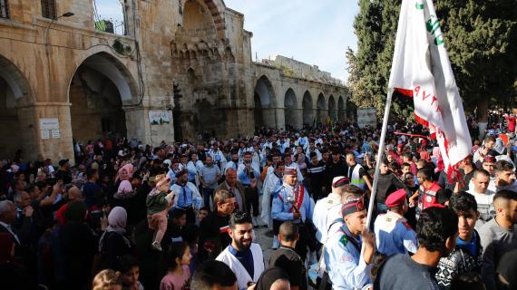 الفلسطينيون يحيون ذكرى المولد النبوي الشريف