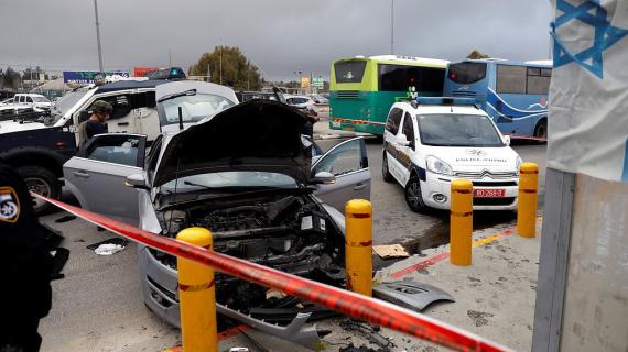 إصابة فاطمة طقاطقة 16 عاما بجراح حرجة برصاص قوات الاحتلال بزعم محاولتها تنفيذ عملية دهس