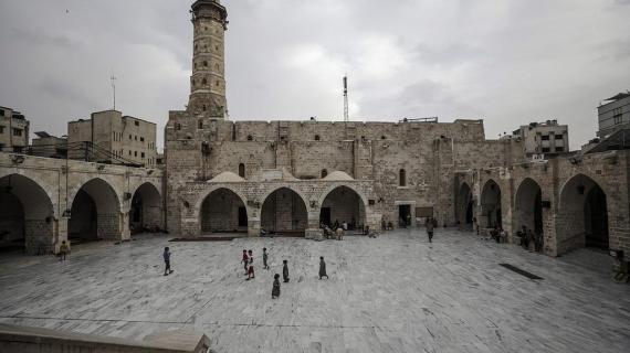 المسجد العمري الكبير وسط مدينة غزة خلال شهر رمضان المبارك