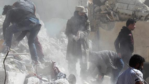 شهداء وجرحى جراء غارات جوية على مدينة إدلب