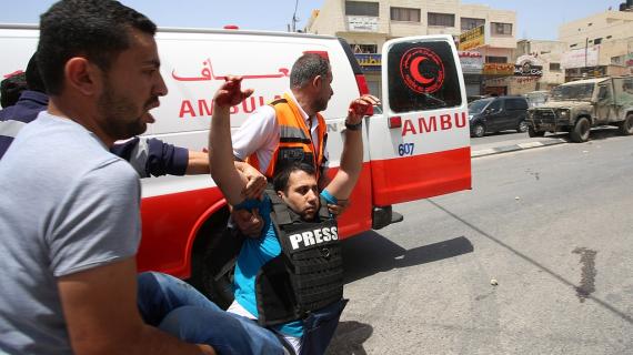 مواجهات بين الشبان وقوات الاحتلال في بلدة حوارة جنوب نابلس