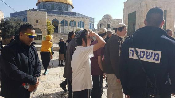 مستوطنون يقتحمون الأقصى بحماية أمنية منذ الصباح