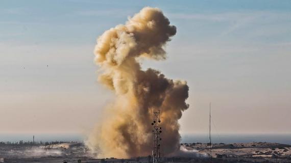 الغارات الجوية المصرية القريبة من حدود قطاع غزة، ضمن عملية عسكرية في سيناء