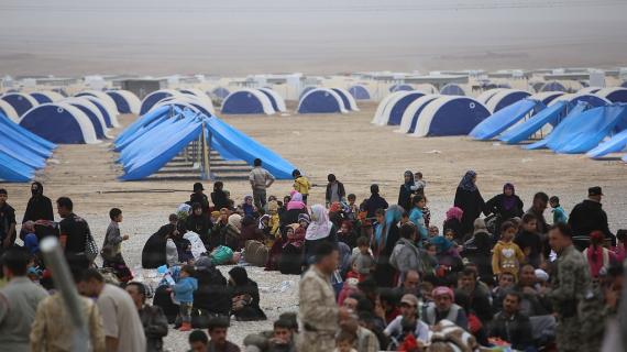 موجة النزوح من الموصل تتواصل مع استمرار المعارك