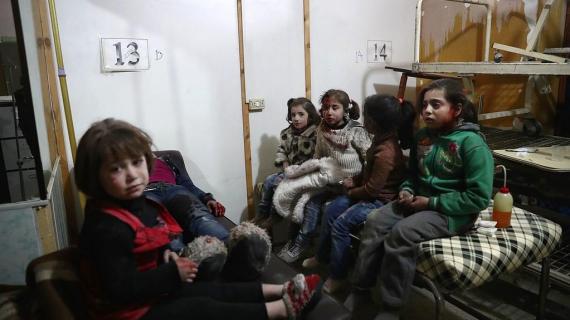 عشرات الجرحى جراء الغارات الجوية العنيفة على مدينة دوما بالغوطة الشرقية