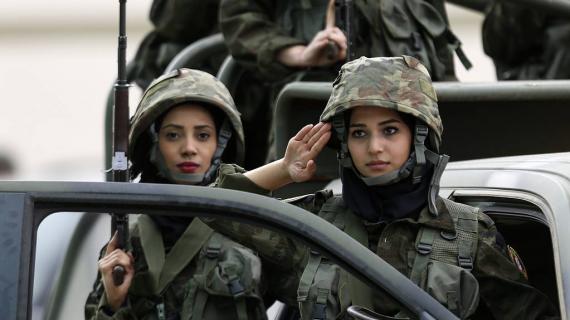 قوات السلطة في الضفة الغربية تقيم مخيم تستضيف فيه شبان وفتيان في مدينة أريحا المحتلة لمدة 3 أيام قدمت خلاله عروض لعمليات اعتقال وإطلاق نار .