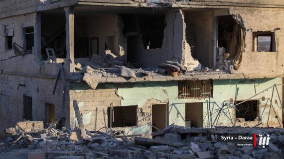 دمار كبير أصاب منازل المدنيين جراء قصف الطيران الروسي للأحياء المحررة في مدينة درعا