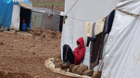 معاناة النازحين السوريين في مخيم الزفر بريف إدلب