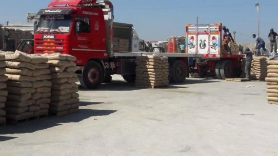 دخول 20 شاحنة إسمنت و 18 سيارة من نوع "أسوزو"  من الجانب المصري إلى قطاع غزة عبر معبر رفح