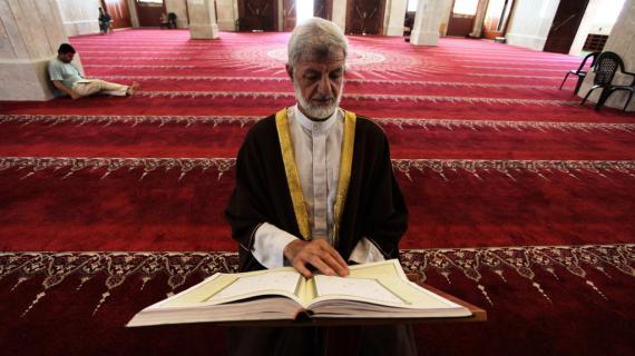 الأجواء الرمضانية في مسجد الحساينة غرب مدينة غزة