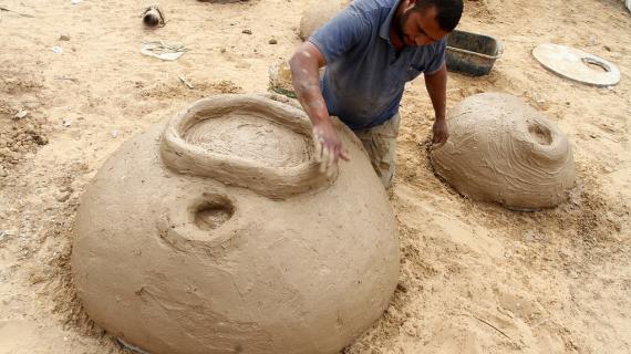 صناعة أفران الطين في غزة