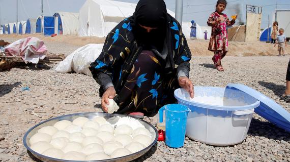 مشاهد تُظهر معـاناة النازحين الموصل.. مأساة متواصلة