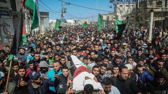 جماهير شعبنا تُشيع جثمان الشهيد بسام صافي