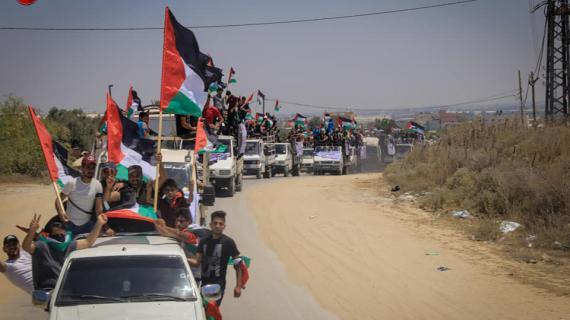 مسيرة شاحنات بغزة رفضًا للحصار وتداعياته على الاقتصاد الوطني