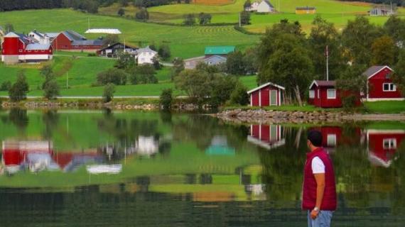 صور لقرى في النرويج وكشمير والنمسا وسويسرا التقطها المصور عبد العزيز العميري