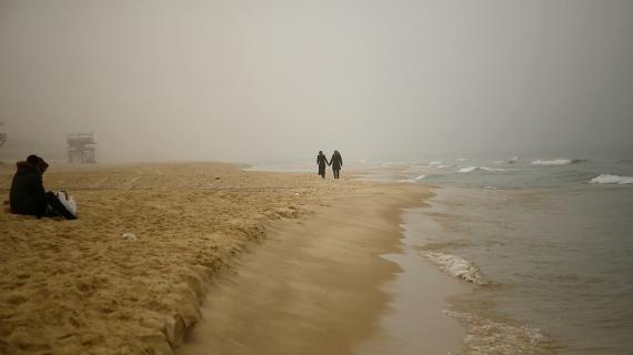 موجة ضباب في غزة  تصوير: MOHAMMED ABED