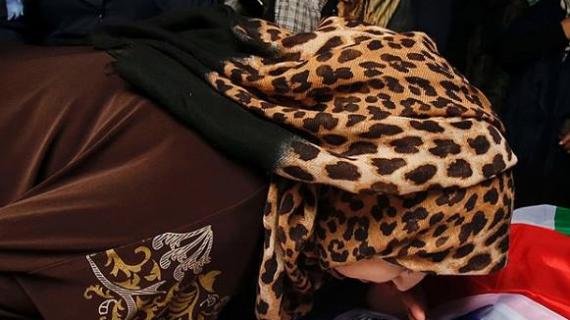 مراسم الوداع وتشييع جثمان الشهيدة فاطمة طقاطقة (16 عاما) من بلدة بيت فجار جنوب بيت لحم، والتي ارتقت مساء أمس متأثرة بإصابتها برصاص الاحتلال قبل نحو شهرين