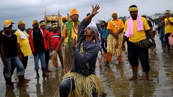 قبيلة "ماه ميري" في ماليزيا خلال أداء طقوس خاصة بها