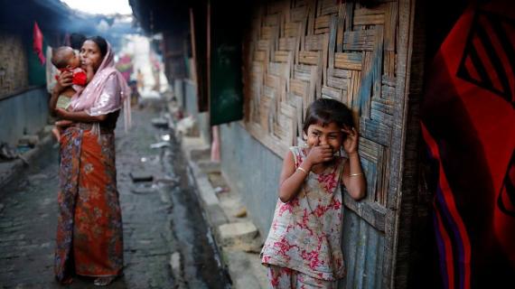 معاناة مسلمي الروهينغيا الذين تشردوا إلى مخيمات النزوح في بنغلاديش ب