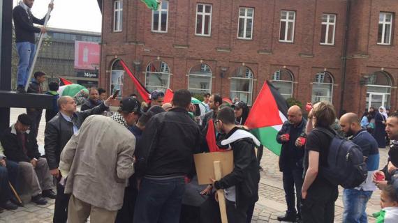 وقفة تضامنية دعما للأسرى في مدينة اودنسة الدانماركية