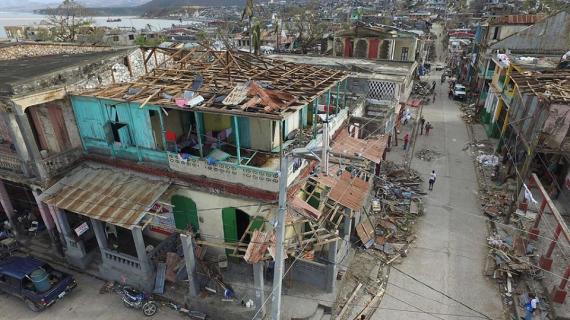 إعصار ماثيو المدمر