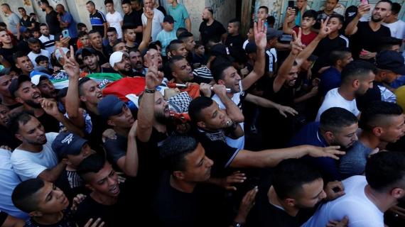 تشييع جثمان الشهيد الطفل عماد حشاش 15 عاما بمخيم بلاطة شرق نابلس