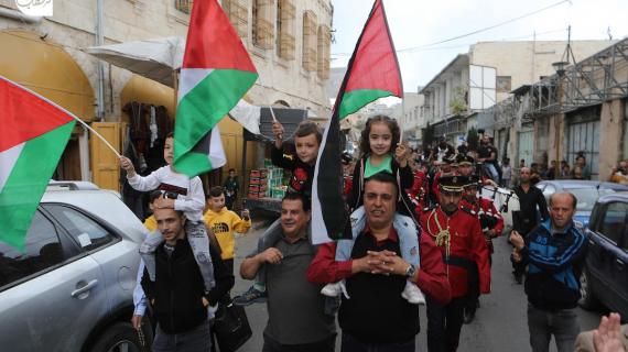 فلسطينيون يحيون ذكرى المولد النبوي الشريف بالاحتفال في الحرم الإبراهيمي بمدينة الخليل
