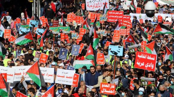 الأردن ينتفض رفضاً للتطبيع مع الاحتلال الإسرائيلي واتفاقية الماء مقابل الكهرباء