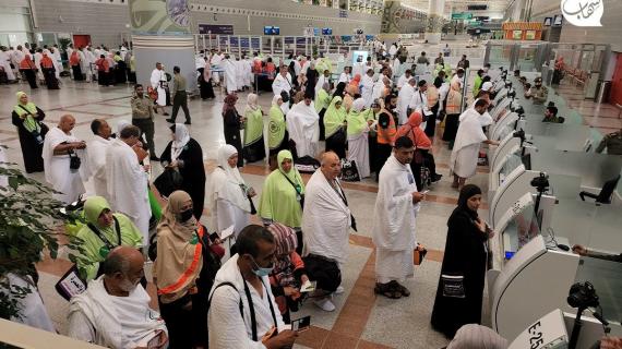 وصول الفوج الأول من حجاج قطاع غزة إلى مطار جدة لأداء مناسك الحج