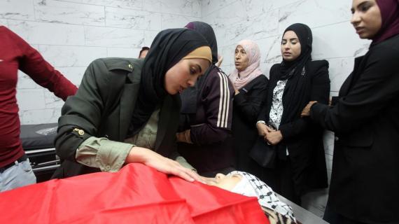 وداع و تشييع جثمان الصحفية الــشــهــيــدة غفران هارون حامد وراسنة (31 عاما) التي ارتقت برصاص قوات الاحـــتــــلال في الخليل صباح اليوم