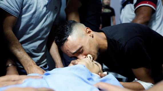 وداع الشهيد عودة محمد عودة "صدقة" 17 عاما الذي ارتقى برصاص الاحــــتـــــلال في قرية المدية قضاء رام الله