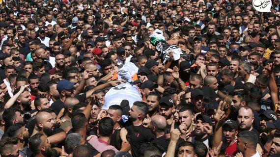 حشود غفيرة تشيع جثماني الشهيدين عبود صبح ومحمد العزيزي في نابلس