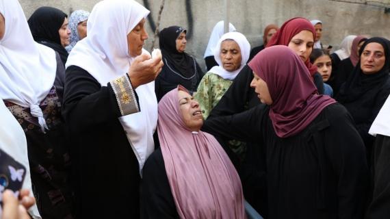 من وداع وتشييع جثمان الـــشـــــهـــيــــد كامل عبد الله علاونة 19 عاما لمثواه الأخير في بلدة جبع جنوب جنين