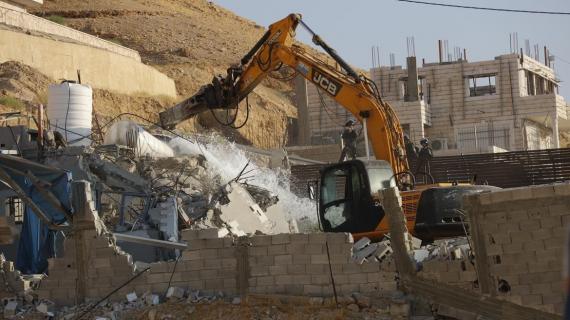 الاحتلال يهدم 8 منازل قيد الإنشاء في قرية الديوك غرب أريحا